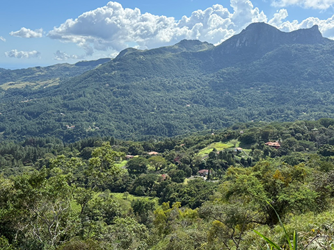 Pláž Playa Dorada s bílým pískem